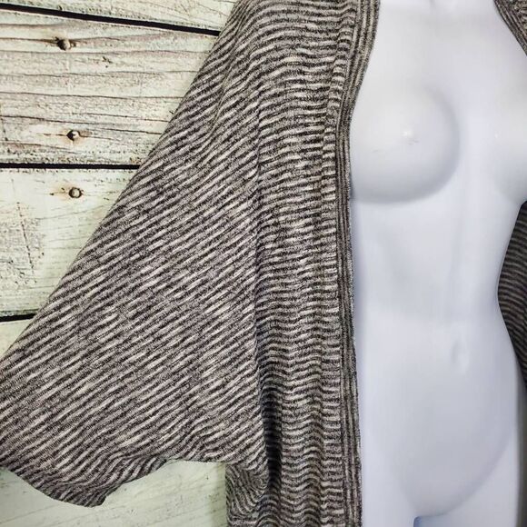Daytrip Women’s Striped Open Front Cocoon Cardigan Sweater Size S Gray White - Picture 2 of 6